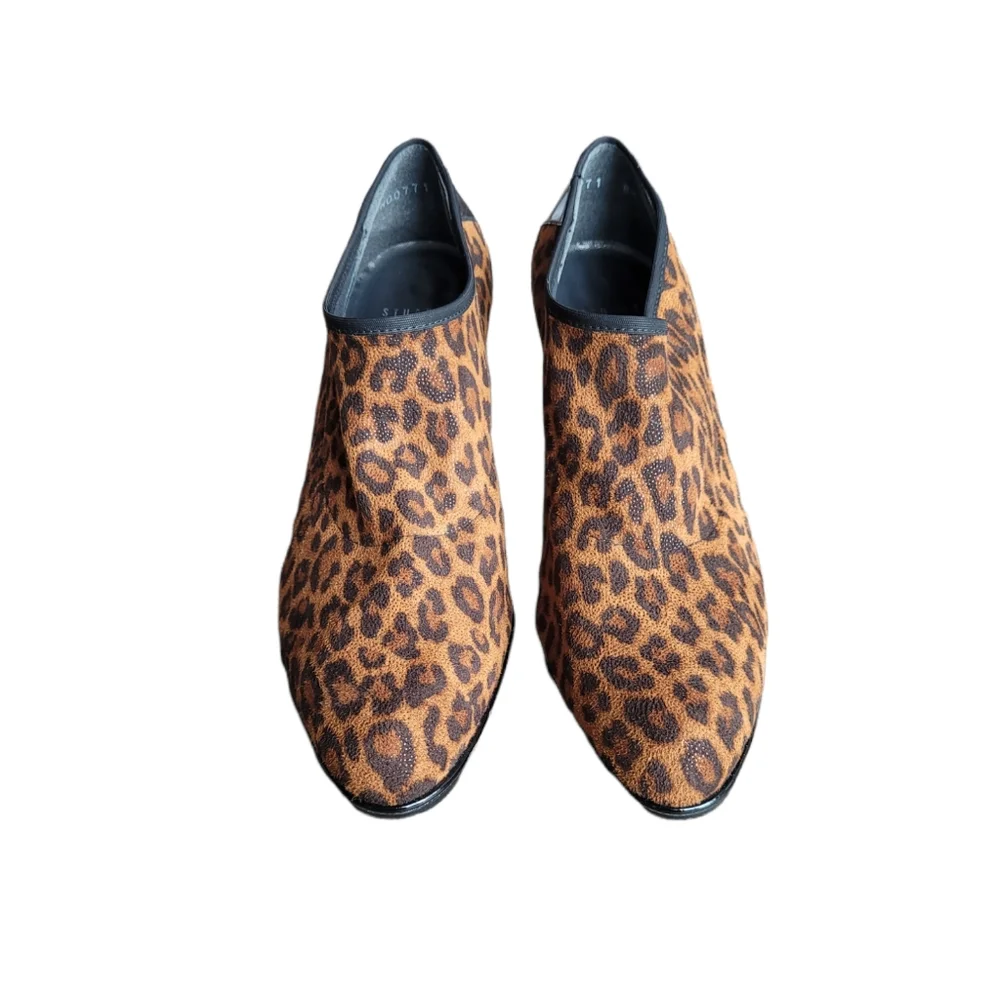 STUART WEITZMAN Leopard Print Bootie Size 8.5M